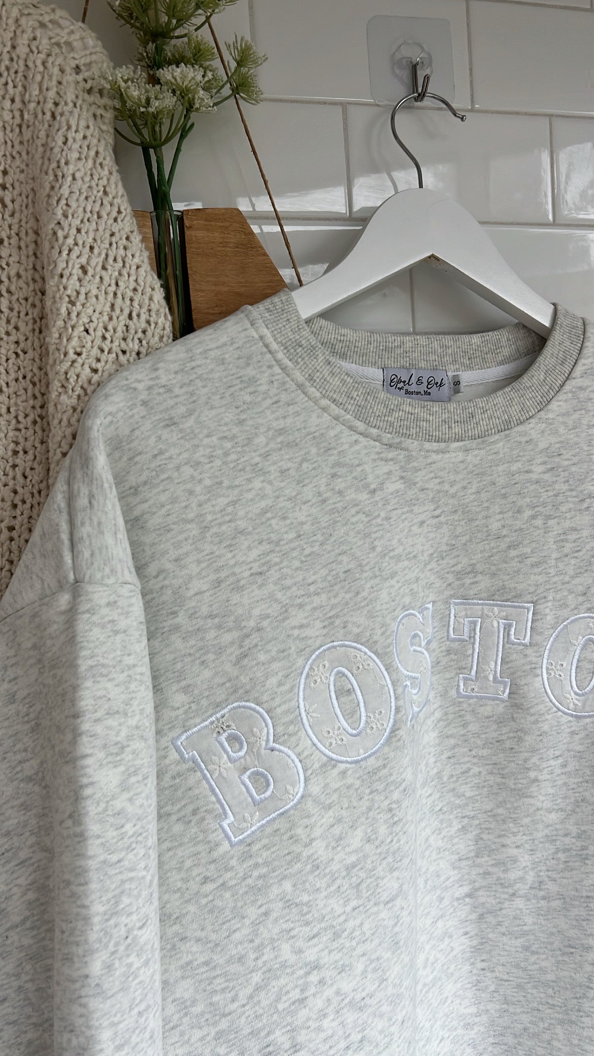 O&O Boston Eyelet Crewneck