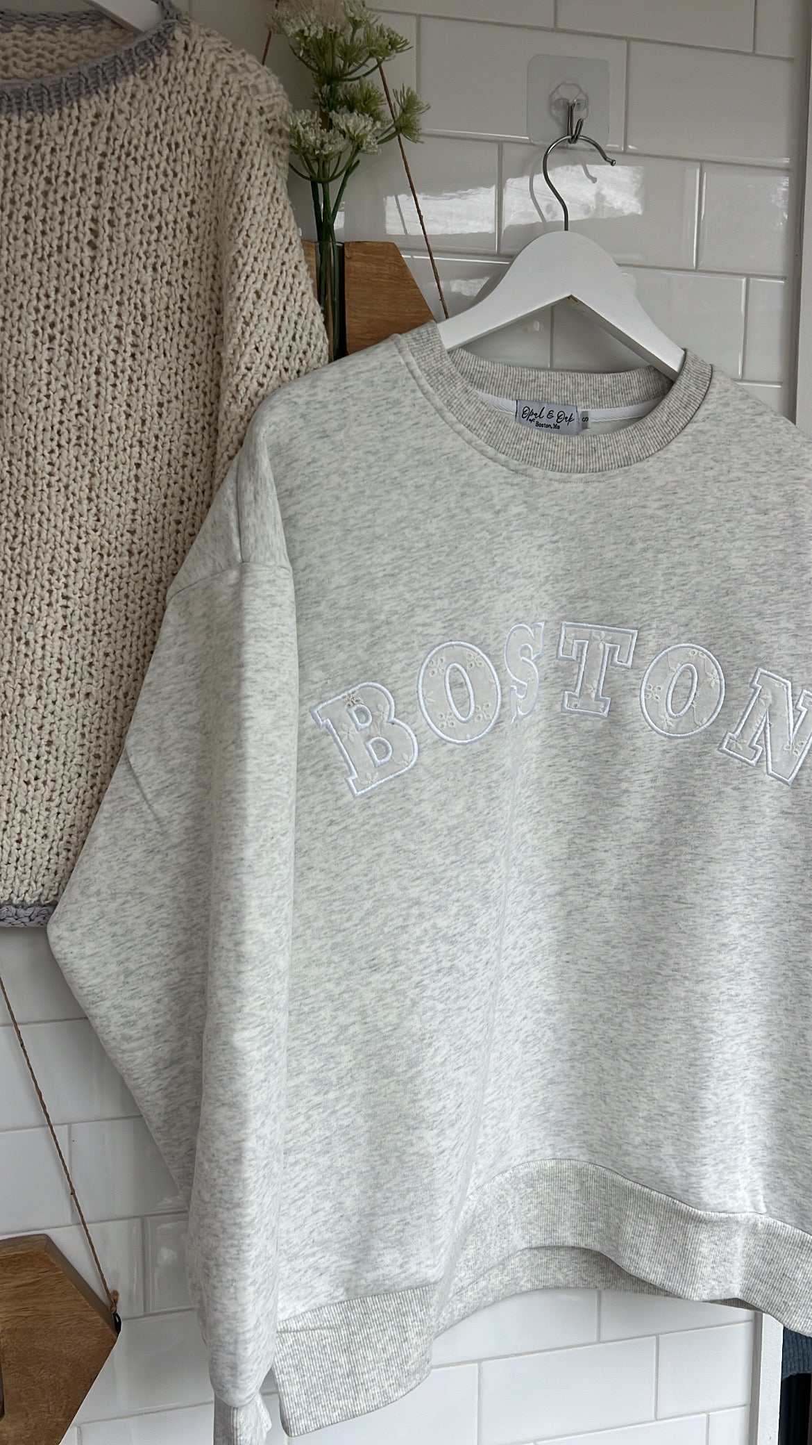 O&O Boston Eyelet Crewneck